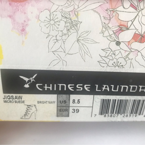 Chines Laundry style “Jigsaw” lace up heels royal blue gently used 8.5 w/box - Picture 4 of 4